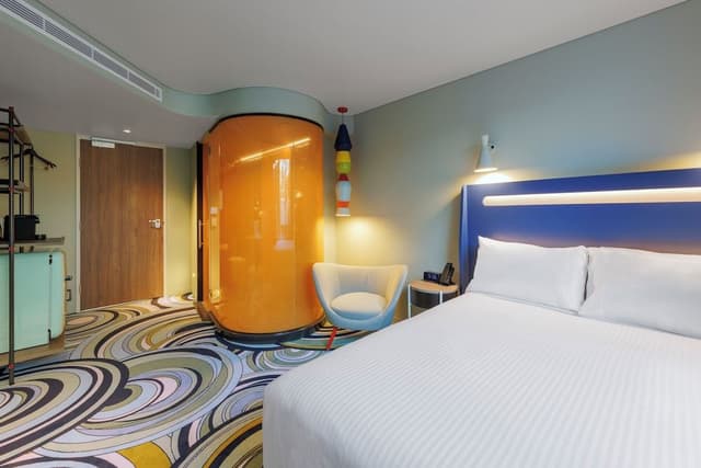 ADGE King Room