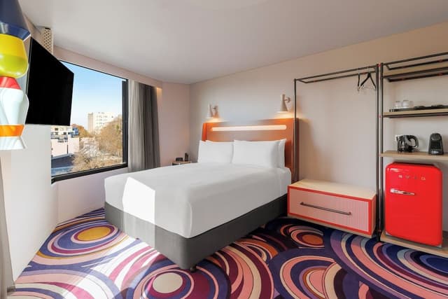 ADGE Queen Room