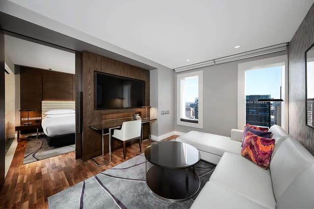 JUNIOR SUITE