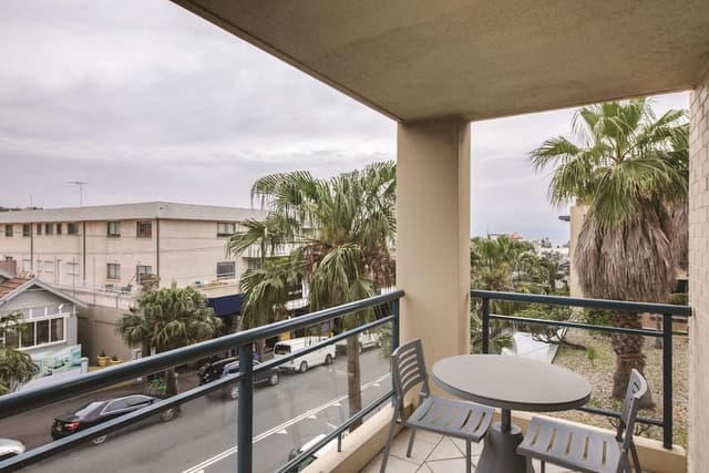 Two Bedroom Apartment Twin or King