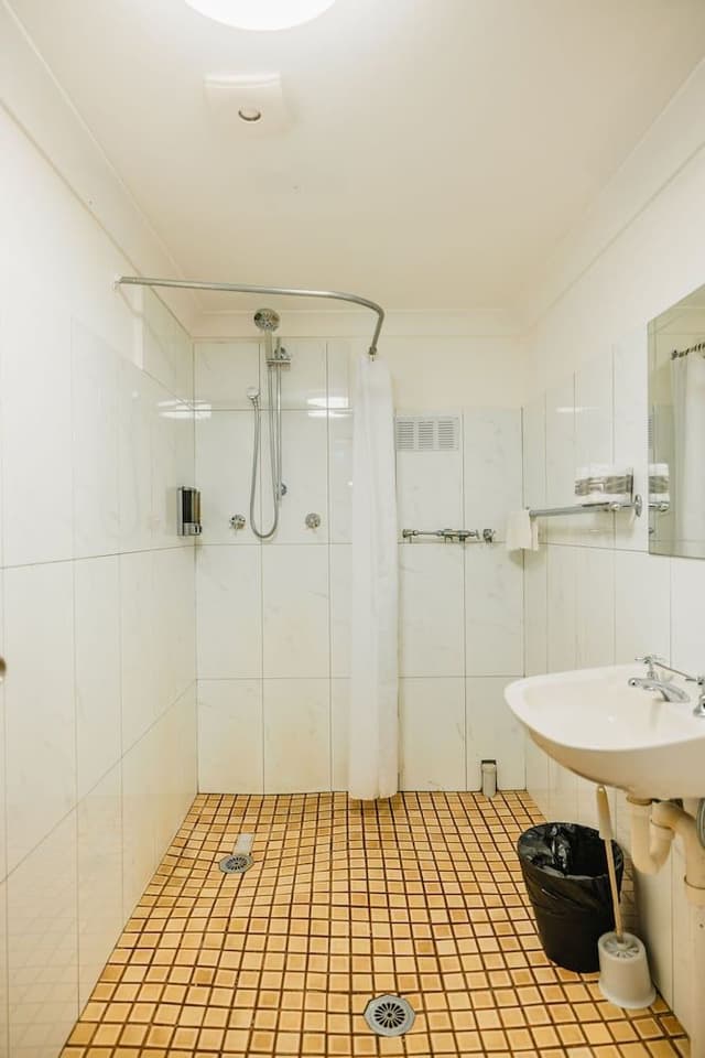 Twin Room with Shared Bathroom