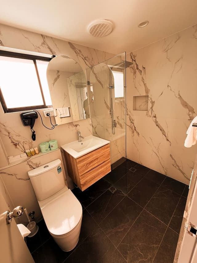 Deluxe Queen + Double Room