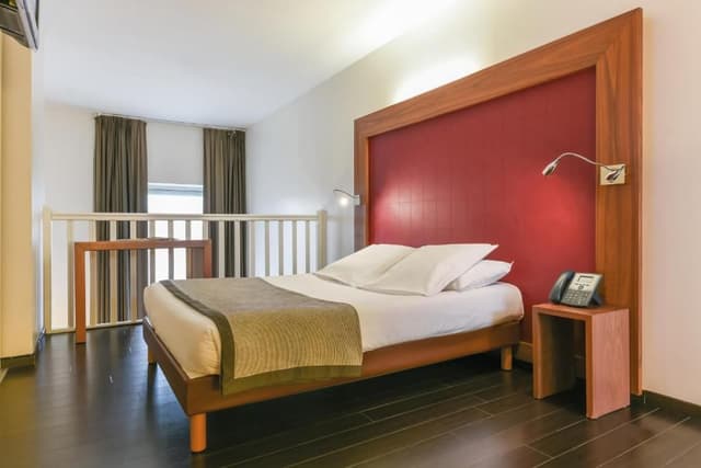 Superior One-Bedroom Apartment