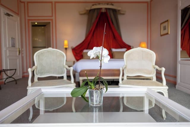 Junior Suite (Vue Paris)