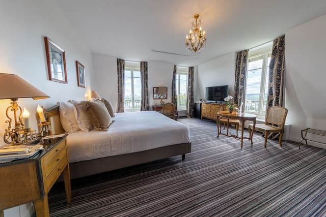 Junior Suite (Vue Paris)