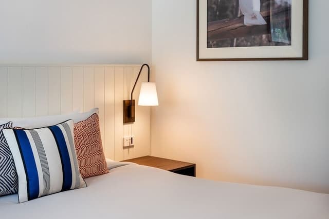 Suite, Garden Area