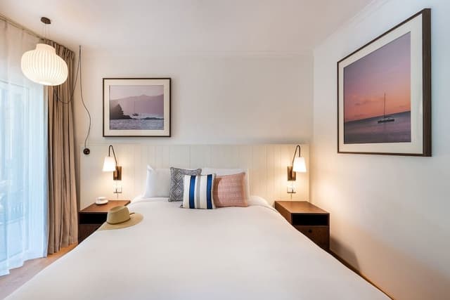 Suite, Garden Area