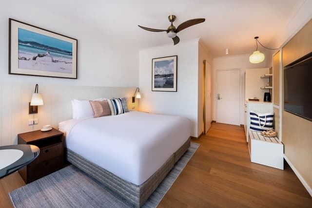 Suite, Garden Area