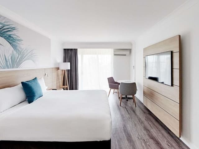 Deluxe Room, 1 King Bed
