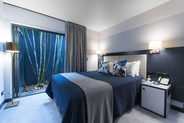 Accessible Queen Room