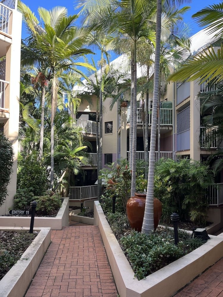 Spring Hill Gardens Apartments2