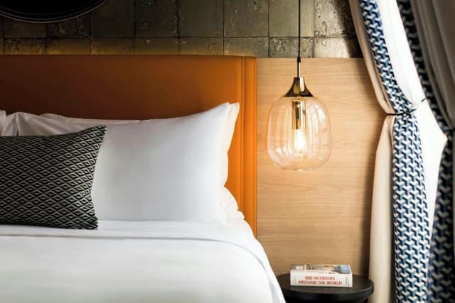 Suite, 1 Queen Bed