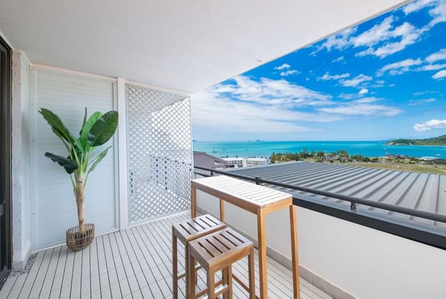 1 Bedroom Ocean View Apartment