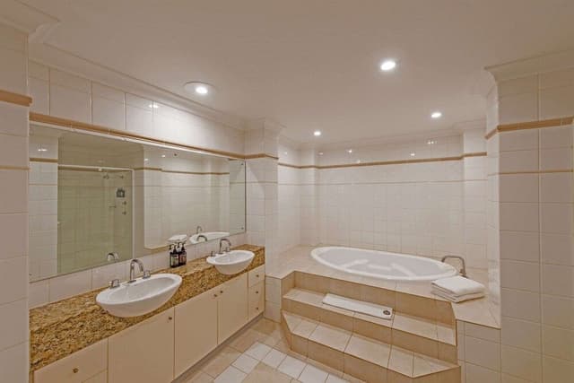 One Bedroom Spa Apartment
