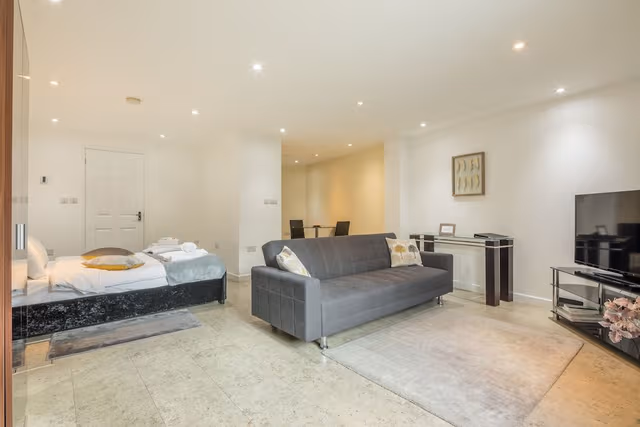 Family Suite, 1 Bedroom (Mill apt 1B)