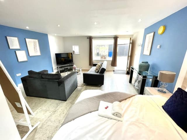 Family Suite, 1 Bedroom (Mill apt 1B)