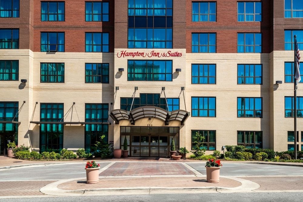 Hampton Inn & Suites National Harbor/Alexandria Area2