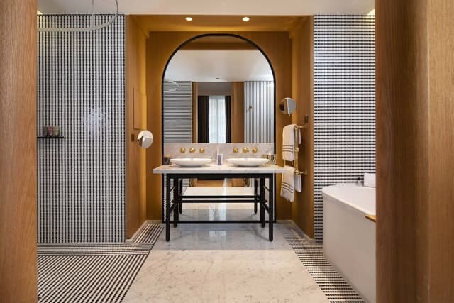 Executive Suite