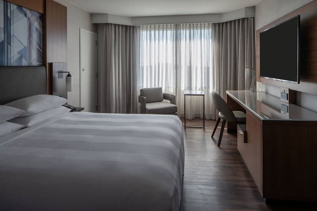 Club Room, 1 King Bed