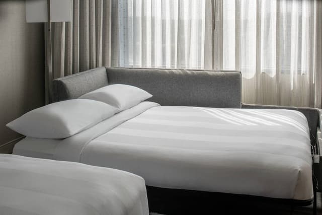 Club Room, 1 King Bed