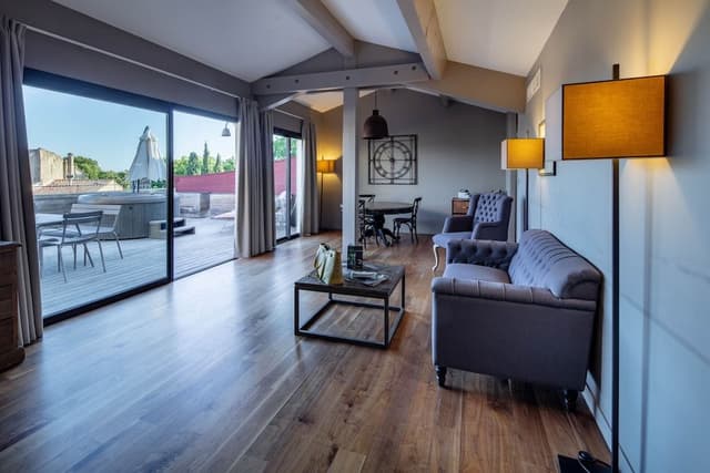 Superior Apartment, 2 Bedrooms, Hot Tub (70m2)
