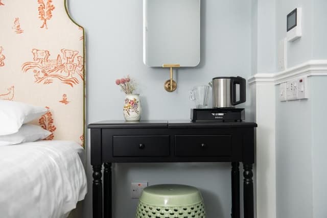 Americana Twin Room