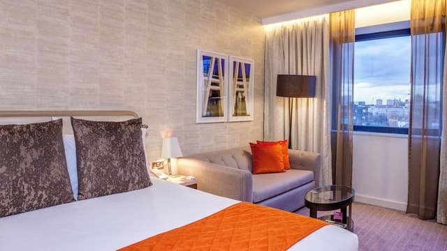 Premium Room, 1 Queen Bed with Sofa bed