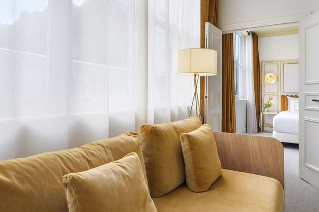 Honeysuckle Suite
