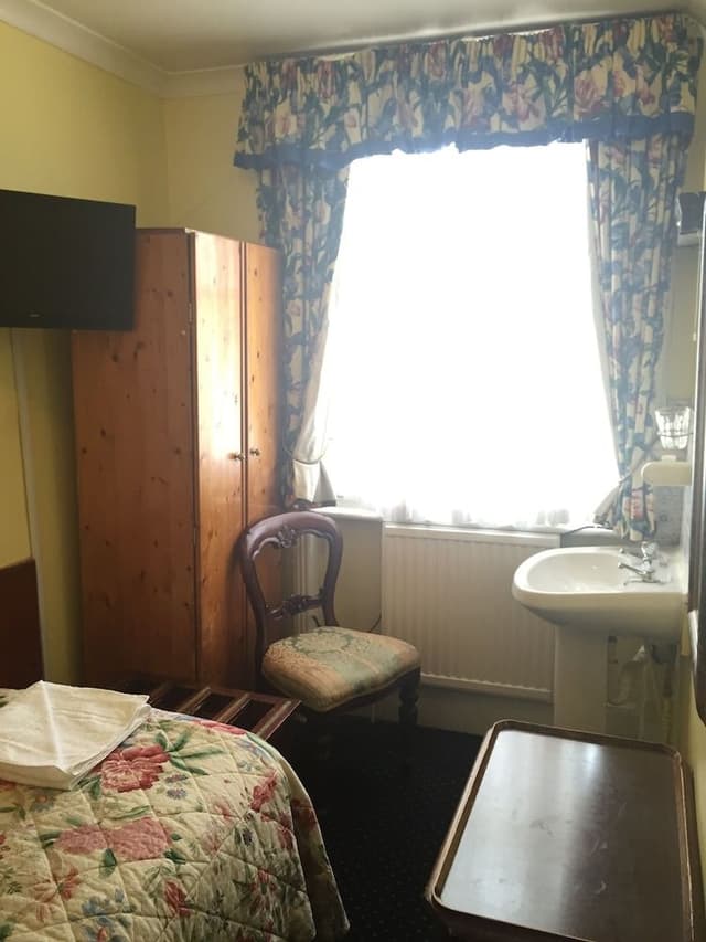 Single Room, Shared Bathroom
