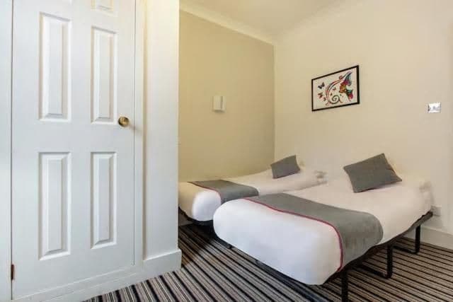 Standard Twin Room with Shared Bathroom