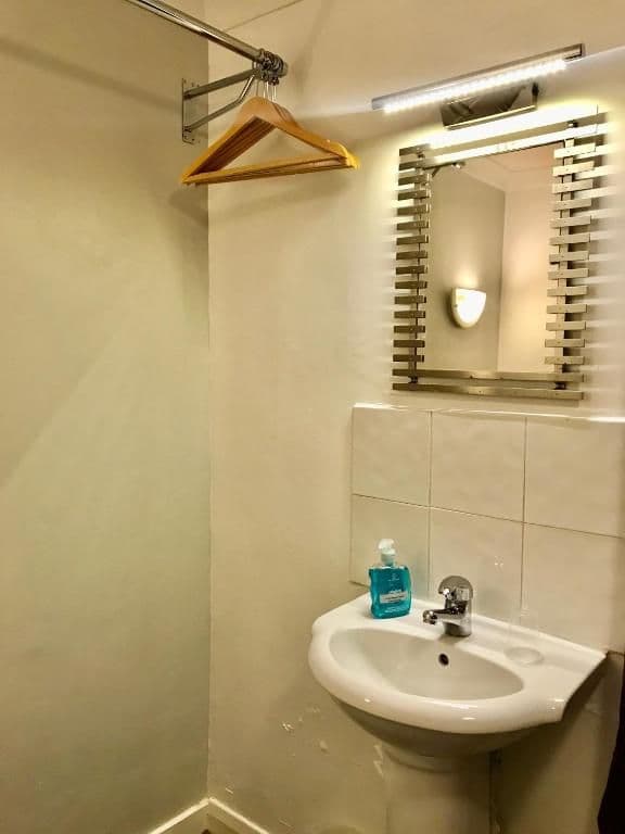 Standard Twin Room with Shared Bathroom