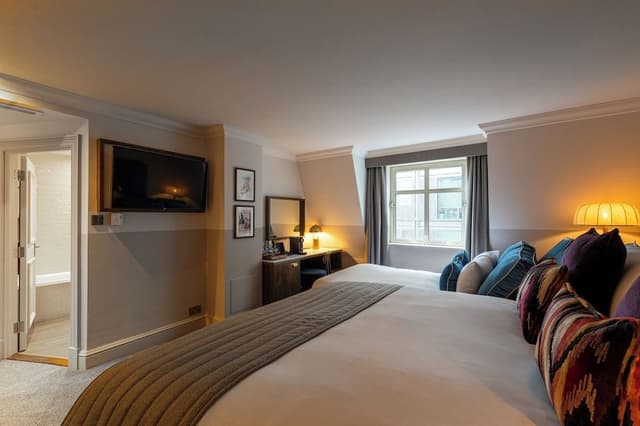 Deluxe Superior King Size
