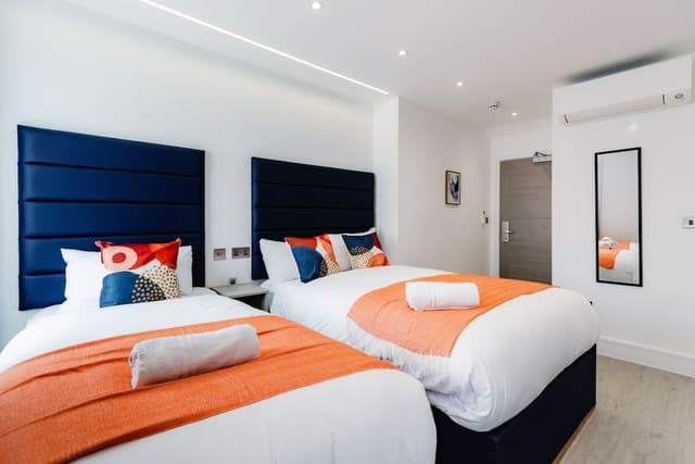 Triple Room, Ensuite, City View