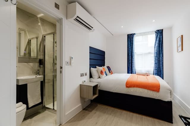 Deluxe Double Room, Ensuite, City View