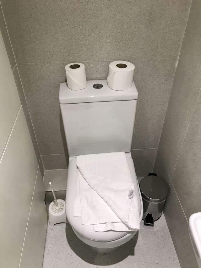 Standard Double Room, Ensuite (The Rokxy )