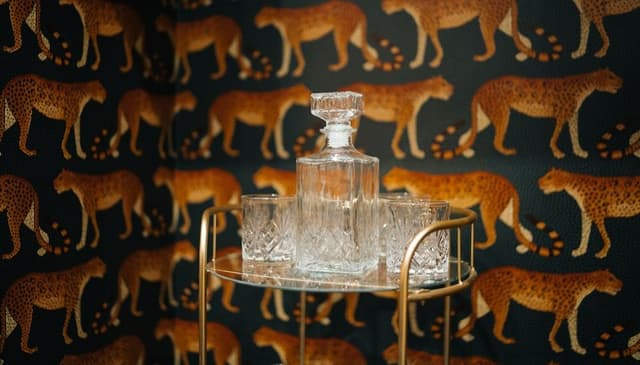 Suite, Ensuite (The Rokxy King)