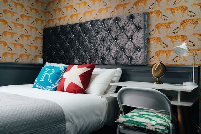 Standard Double Room, Ensuite (The Rokxy )
