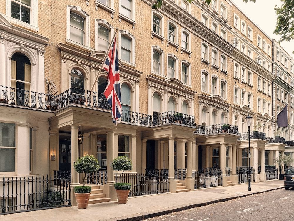 Knightsbridge Hotel0