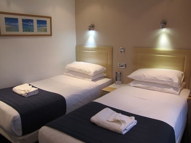 Standard Twin Room, Ensuite