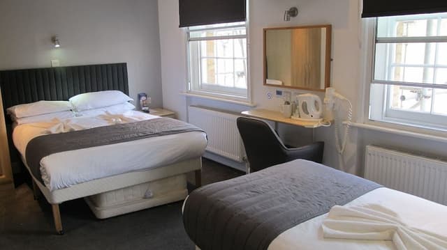 Standard Triple Room, Ensuite