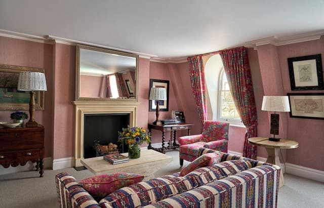 1 Bedroom Virginia Woolf Suite