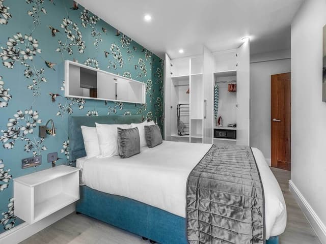 2 Bedroom Apartment (1 double bed,1 single bed, and 1 sofa bed)