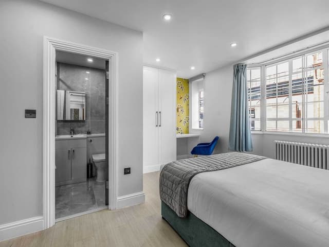 2 Bedroom Apartment (1 double bed,1 single bed, and 1 sofa bed)