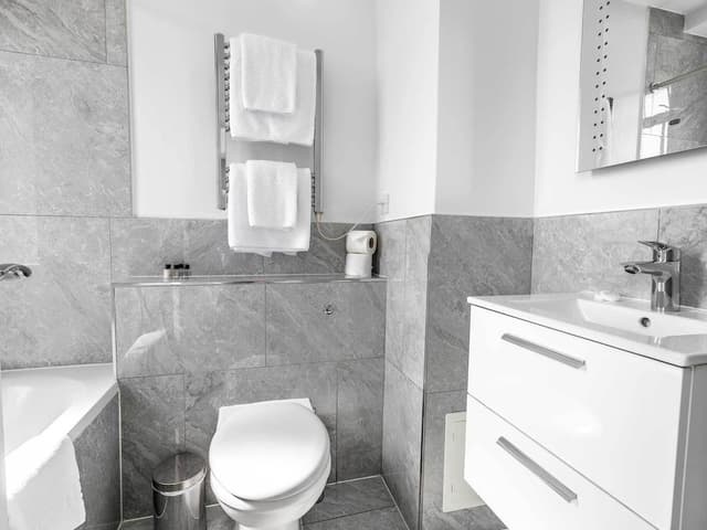 2 Bedroom Apartment (1 double bed,1 single bed, and 1 sofa bed)