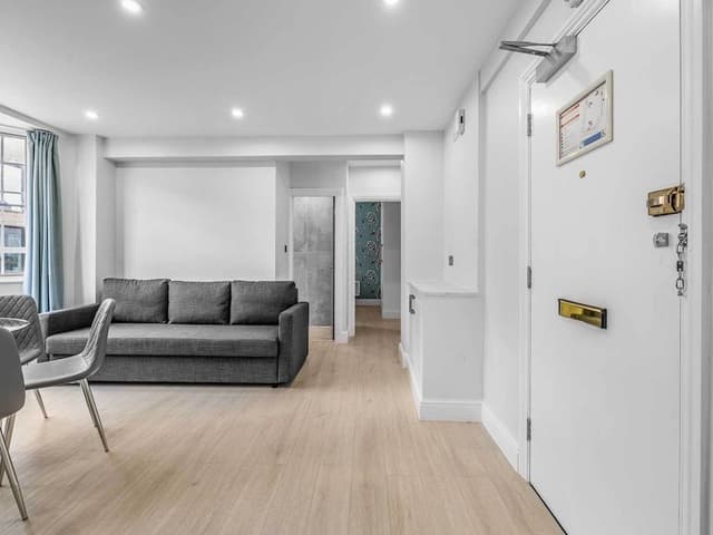 2 Bedroom Apartment (1 double bed,1 single bed, and 1 sofa bed)