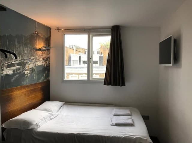 Ensuite Double Room