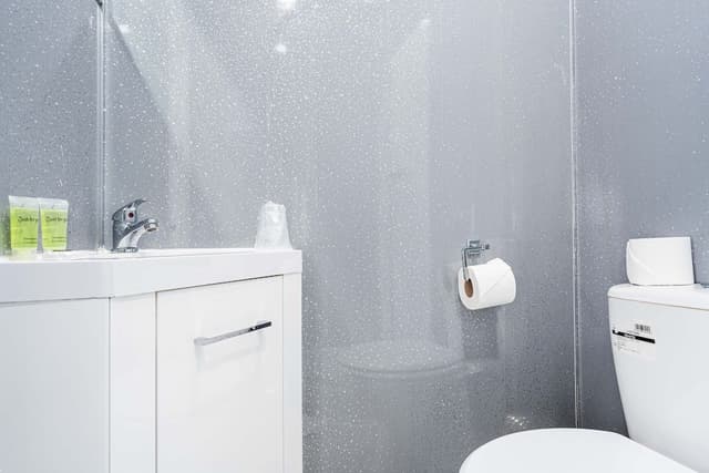 Twin Room, Ensuite