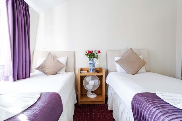 Twin Room, Ensuite