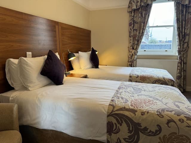 Superior Twin Room, Ensuite
