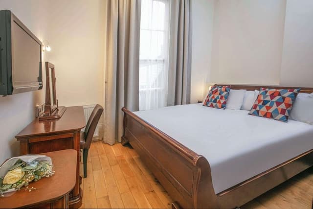 Executive Room, 1 King Bed, Non Smoking (with Sofabed)